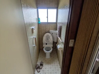 toilet