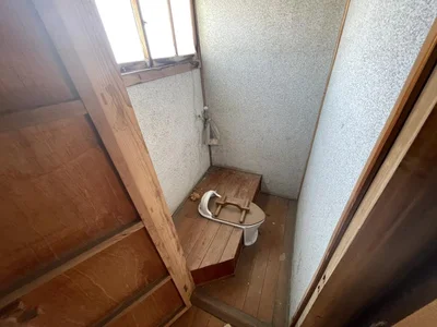 toilet toilet