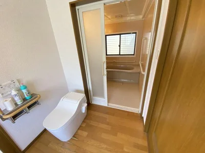 toilet