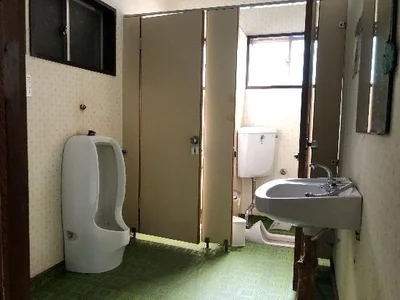 toilet