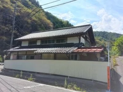 Photo 2 Photo 2