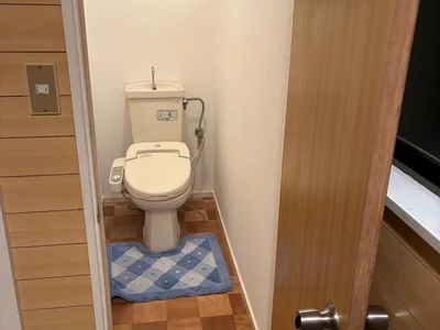 toilet