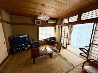 Photo 2