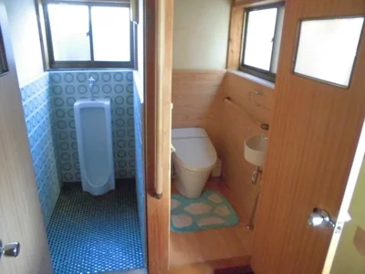 toilet