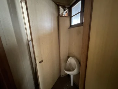 toilet