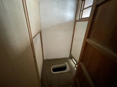 toilet