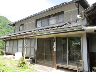 exterior exterior