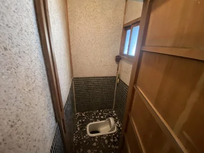 toilet