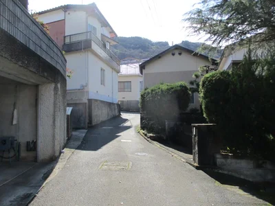 exterior (including front road)