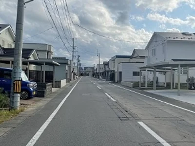 exterior (including front road)