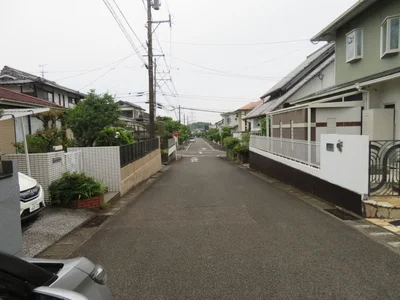 exterior (including front road)