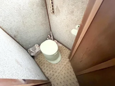 toilet