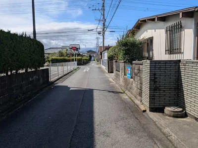 前面道路含む外観
