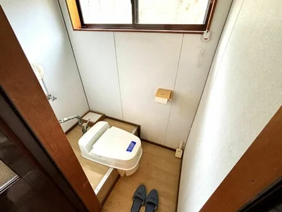 toilet