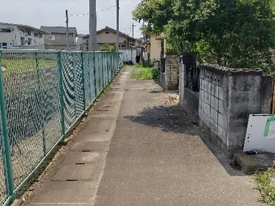 exterior (including front road)