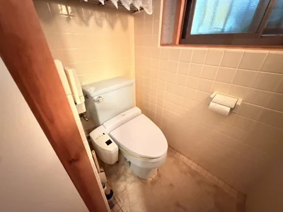 toilet