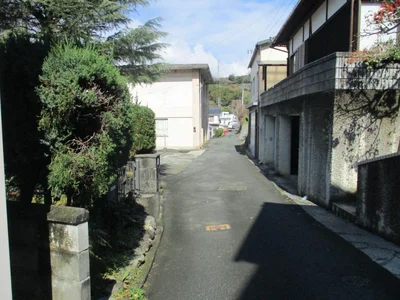 exterior (including front road)