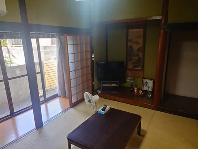Photo 2 Photo 2