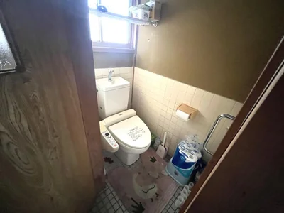 toilet toilet