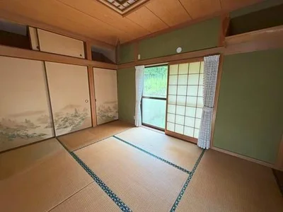 japanese-style room(s)