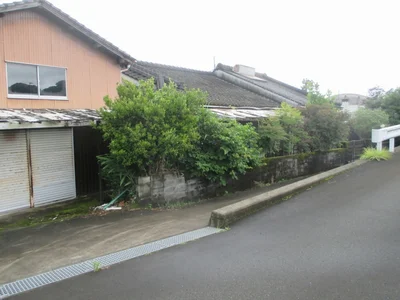 Photo 1 Photo 1