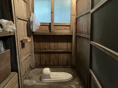 toilet toilet