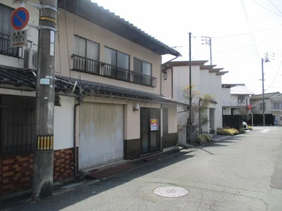 exterior (including front road) exterior (including front road)