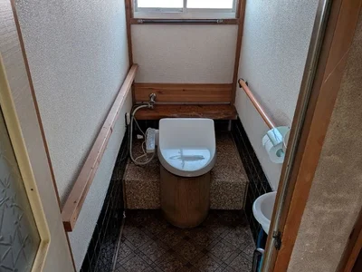 toilet