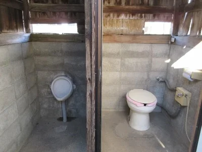 toilet