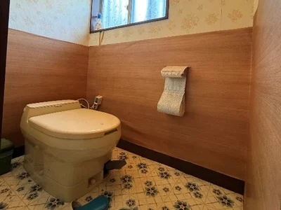 toilet