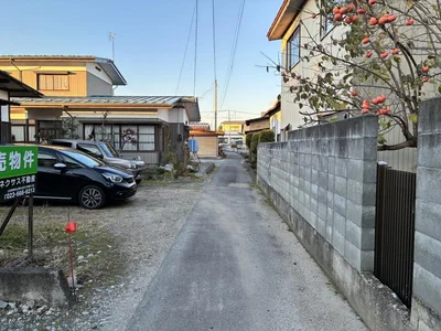 exterior (including front road)