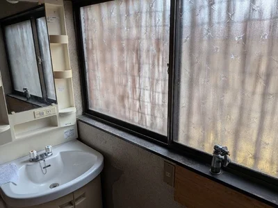 washroom washroom