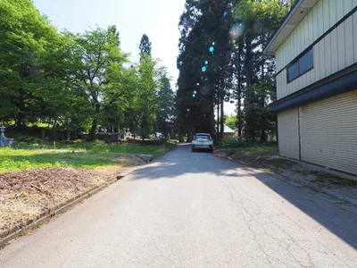 exterior (including front road)