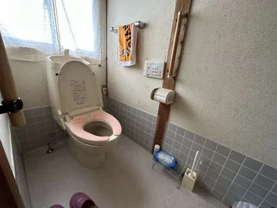 toilet
