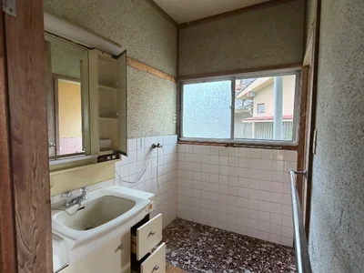 washroom washroom