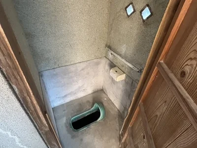 toilet