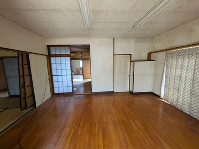 western-style room(s)