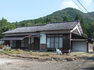 Photo 1 Photo 1