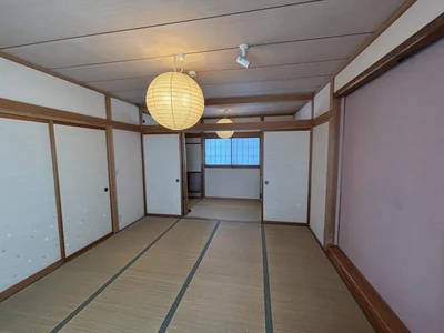 japanese-style room(s)