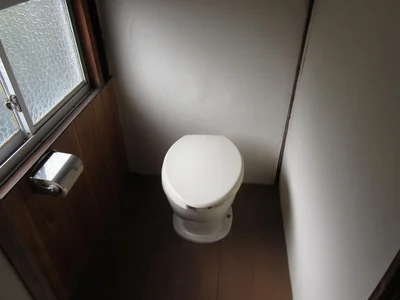 toilet