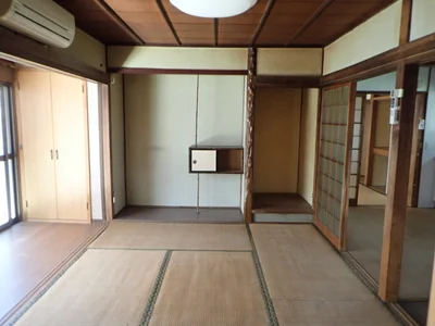 japanese-style room(s)