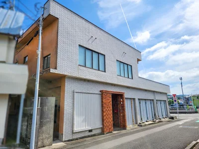 exterior exterior