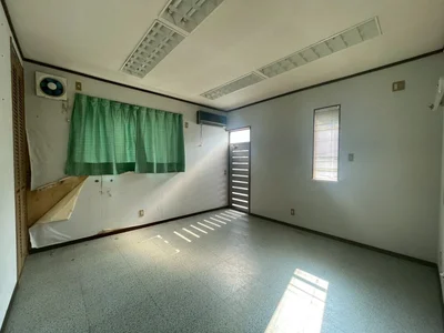 western-style room(s)