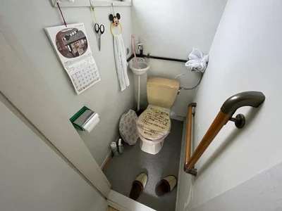 toilet