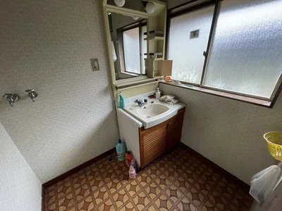 washroom washroom