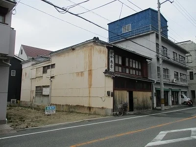 exterior (including front road) exterior (including front road)