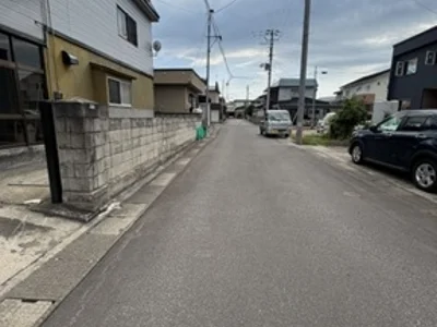 exterior (including front road)