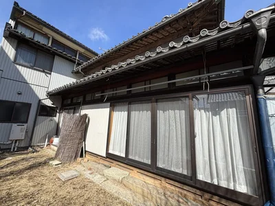exterior exterior