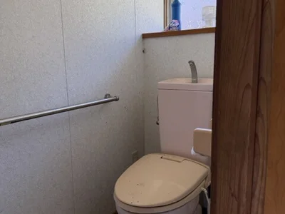 toilet