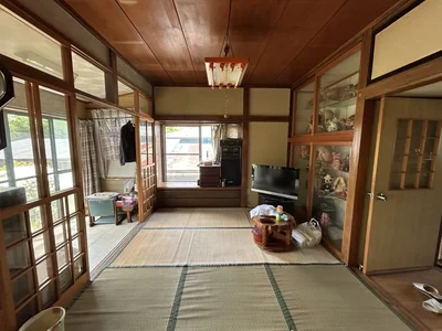 居間